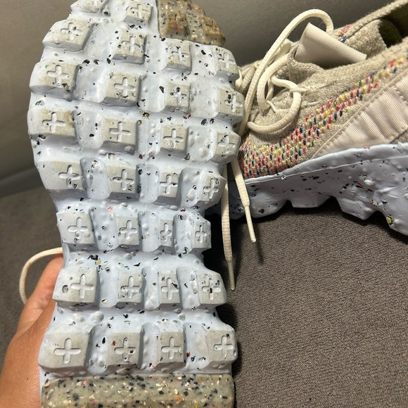 Women’s Nike shoes - Picture 2 of 3